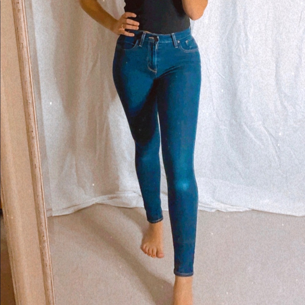 Levi high-waisted skinny jeans size 26
